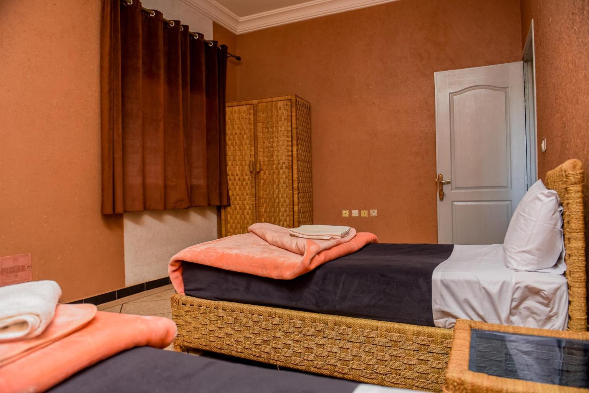 Appartement Afgo วาร์ซาเซต ภายนอก รูปภาพ